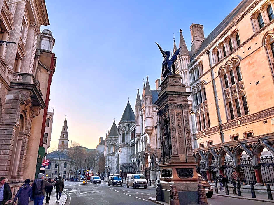 Deluxe Entire Apartment Between Covent Garden and St Pauls Cathedral