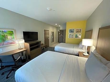 Queen Room with Two Queen Beds - Non-Smoking