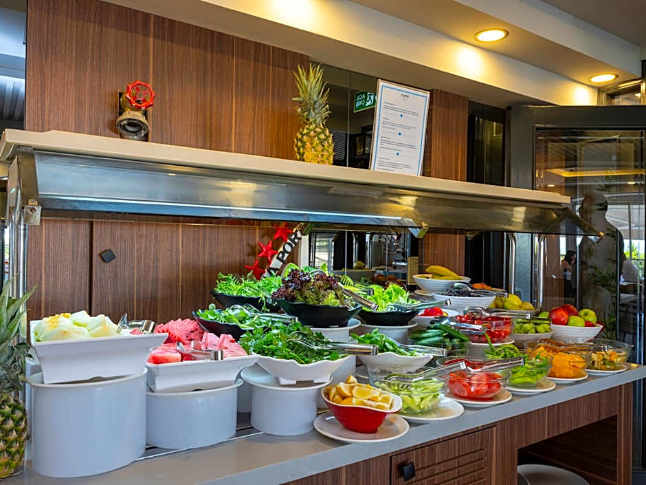 Numa Port Hotel