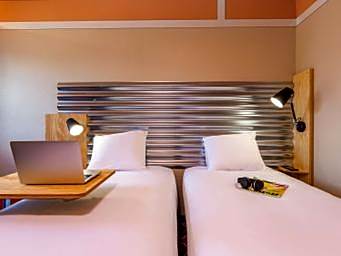 Standard Room with two single beds