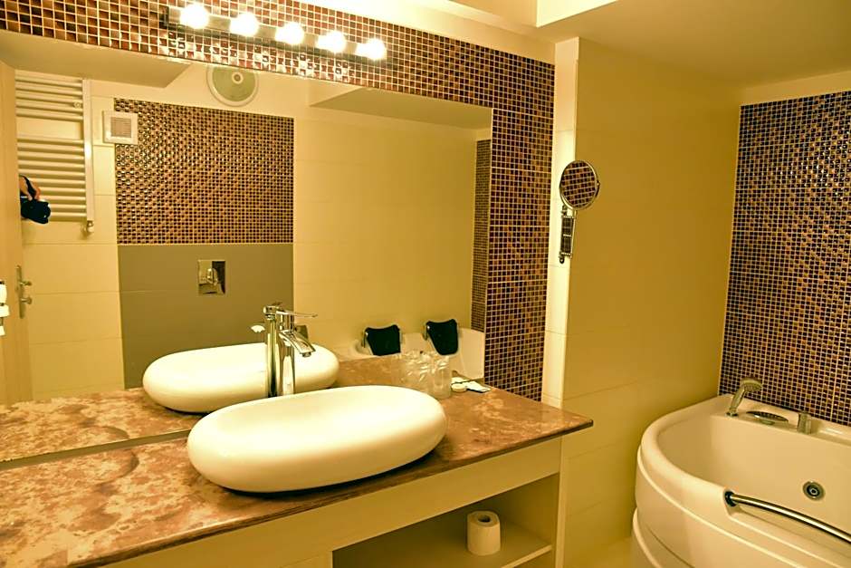 Bacolux Craiovita, Craiova