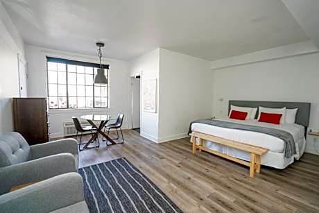 Deluxe King Room