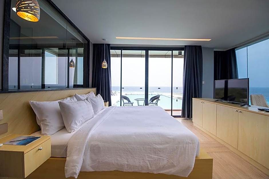 Swarn by Hawks Hotel Kamadhoo Baa Atoll