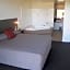Country Roads Motor Inn