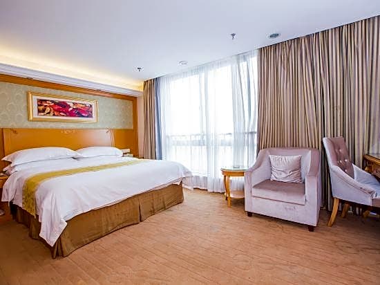 Vienna Hotel Rugao Zhengxiang Square branch