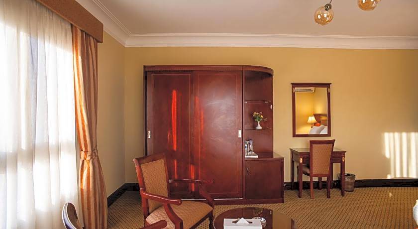 The Villa 604 Powered by look