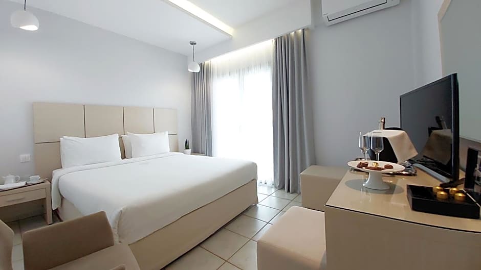 Akrogiali Exclusive Hotel (Adults Only)