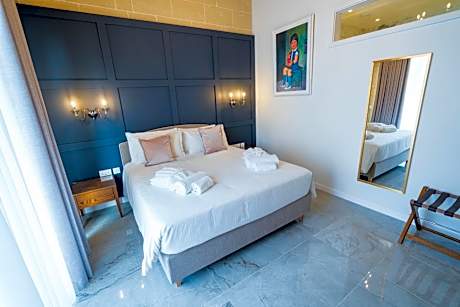 Deluxe Double Room with Shower