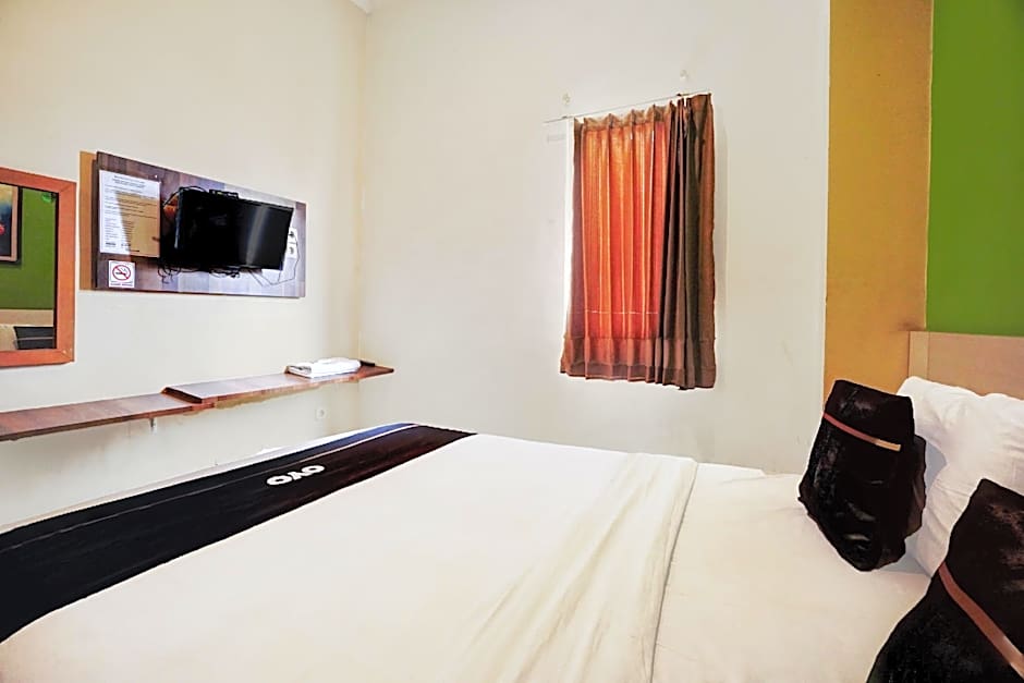 Hotel O Surabaya near Surabaya Town Square formerly Kupang Gunung Residence
