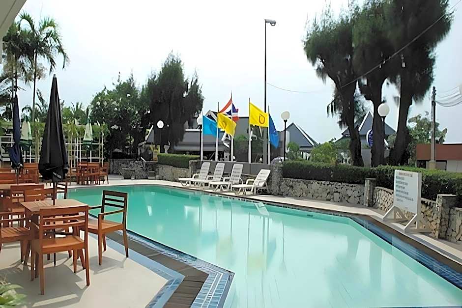 Bangsaen Villa Hotel