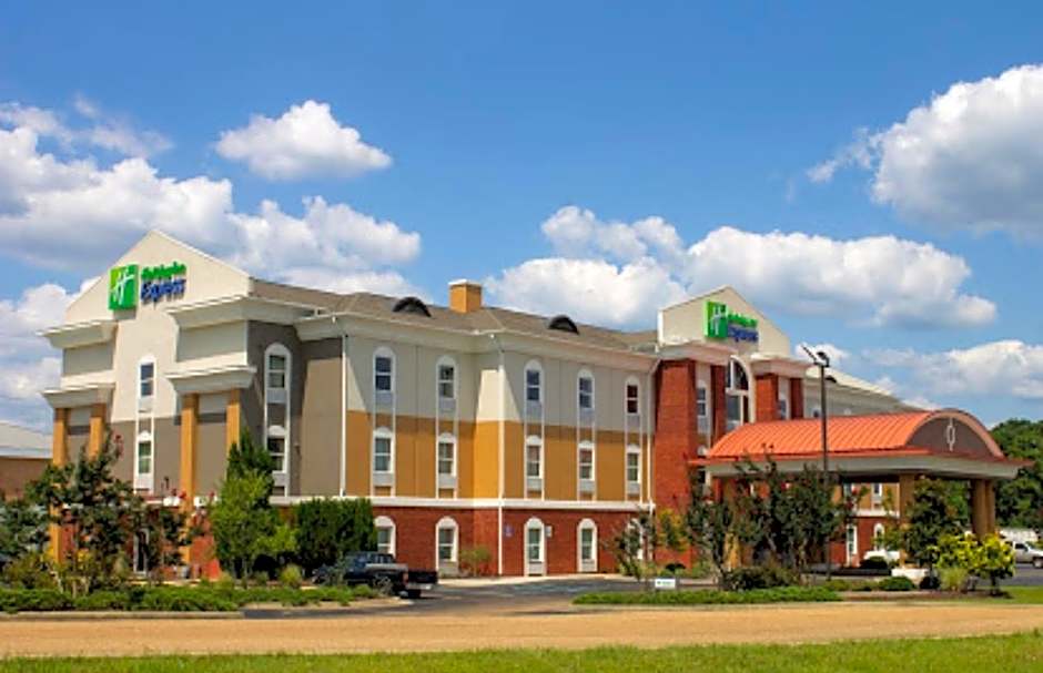 Holiday Inn Express Mccomb Hotel By IHG