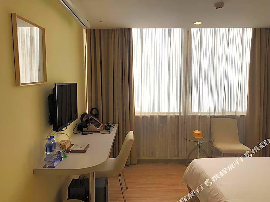 Green Oasis Hotel