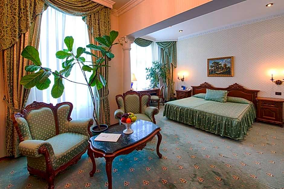 Grand Hotel London