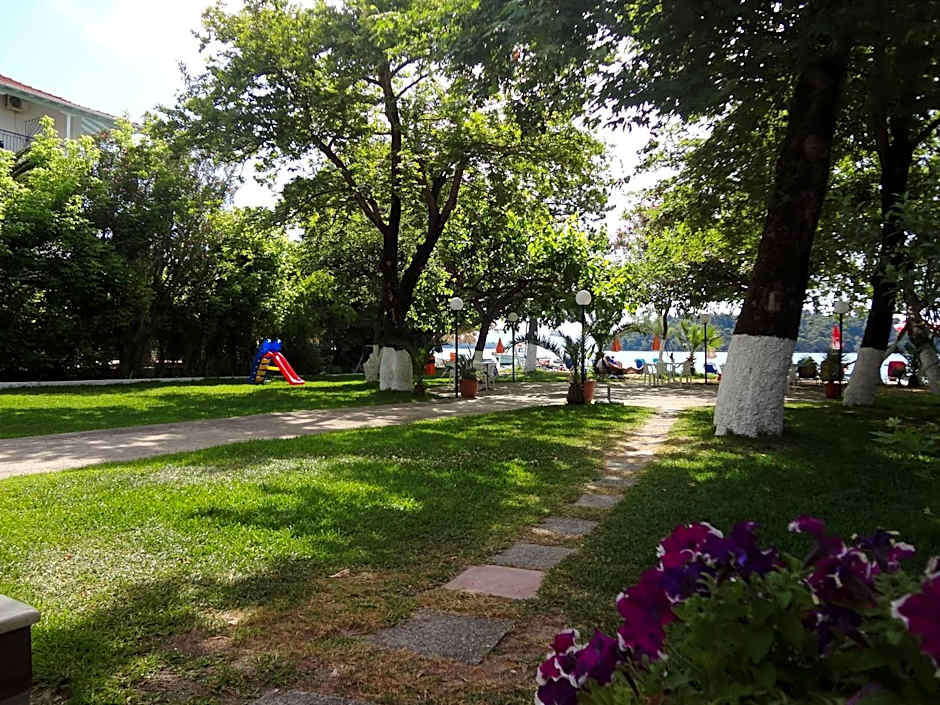 Avra Beach Hotel