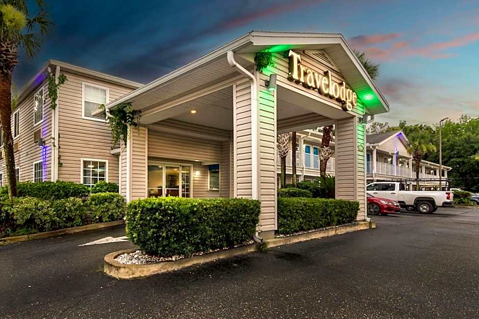 Travelodge Suites by Wyndham MacClenny