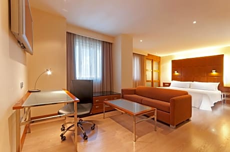 Junior Suite with Airport Transfer (1 Adult)