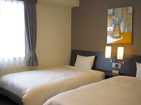 Twin Room - Non-Smoking