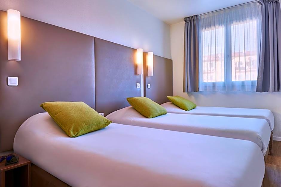 Photo 1 of 5 of 3 Single Beds