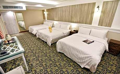 Deluxe Family Room