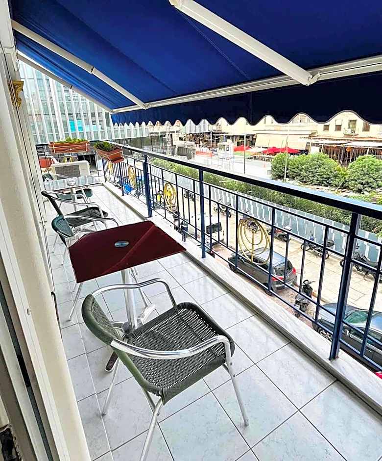 Triton Hotel Piraeus