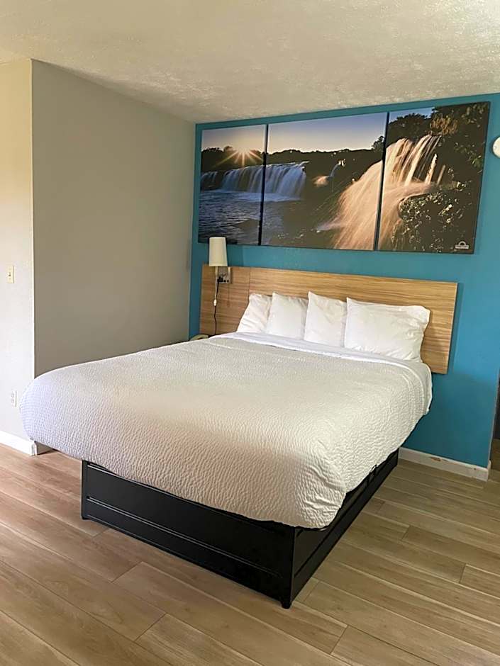 Days Inn by Wyndham Warrensburg