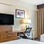 Quality Hotel Dorval Aeroport