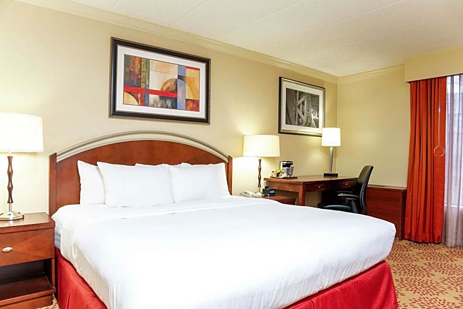 DoubleTree By Hilton Hotel Grand Rapids Airport