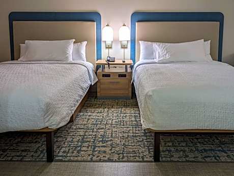 Studio Suite with Two Queen Beds and Roll-in Shower - Mobility and Hearing Access