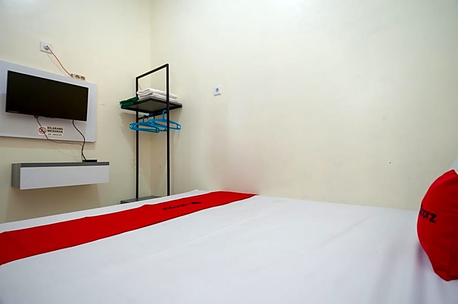 RedDoorz Syariah near RS Tentara Solok