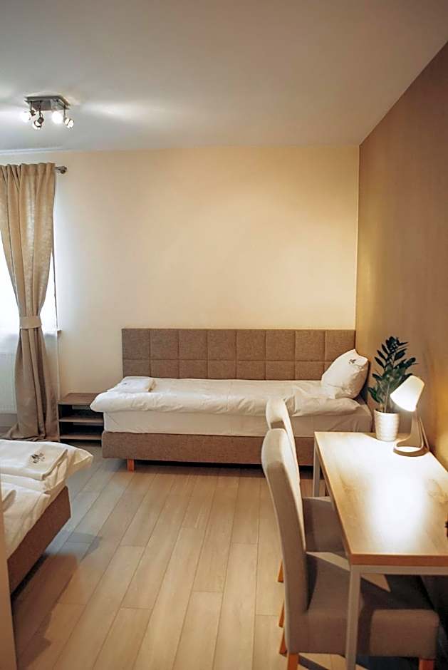 Redwood Hostel by EASY RENT Apartments