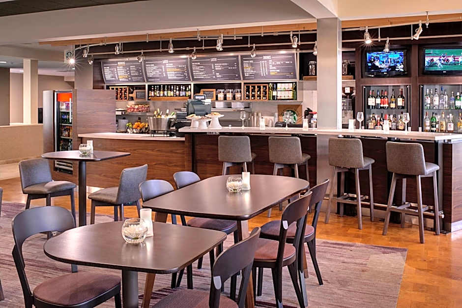 Courtyard by Marriott St Louis Downtown West