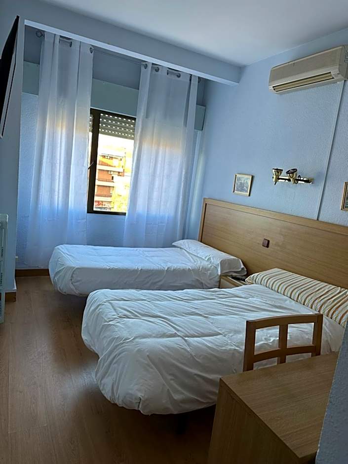 Hostal agripino y Restaurante asiático
