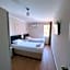 Moonshine Hotel & Suites