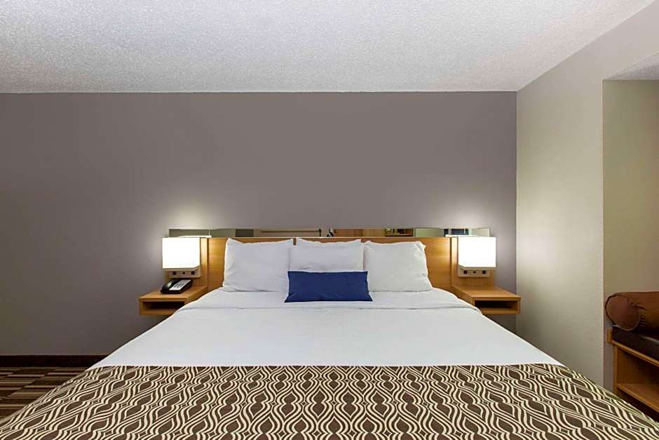 Microtel Inn & Suites by Wyndham Augusta Riverwatch