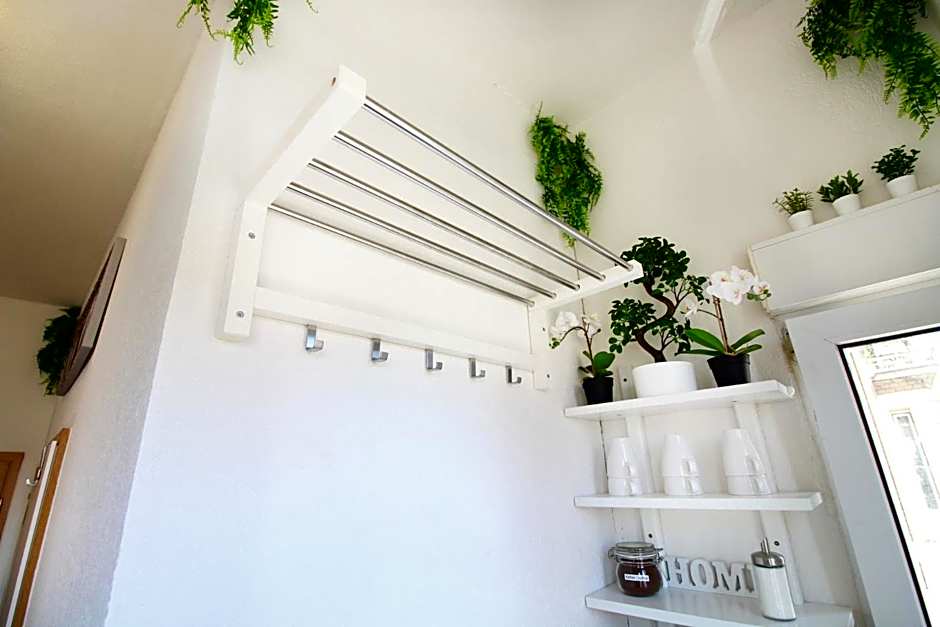 Hotel Ulm Zentrum - Komplettes Zimmer, Hochbett, Android TV & eigenem Bad - perfekt für Familien & Gruppen