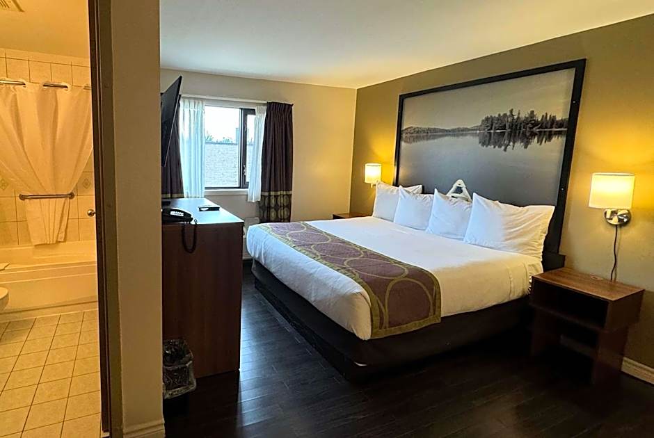 Super 8 by Wyndham Guelph