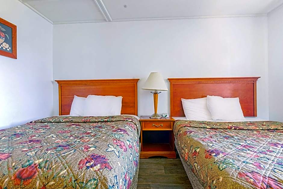 Country Hearth Inn & Suites By OYO Sturgis