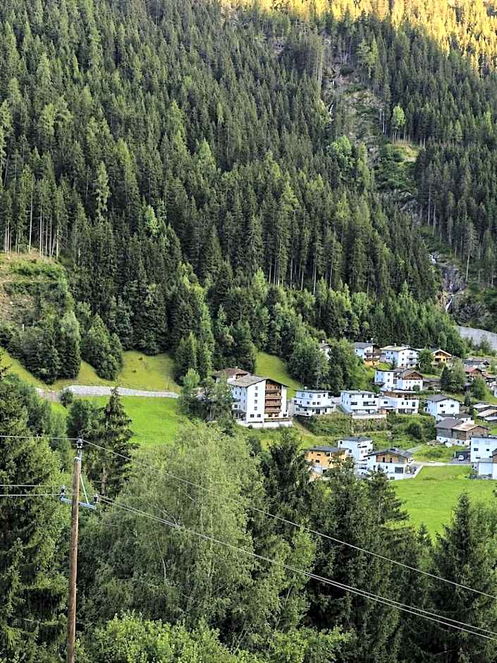 Hotel Buckelhof - See - 20 min from Ischgl - Free Liftpass Summer