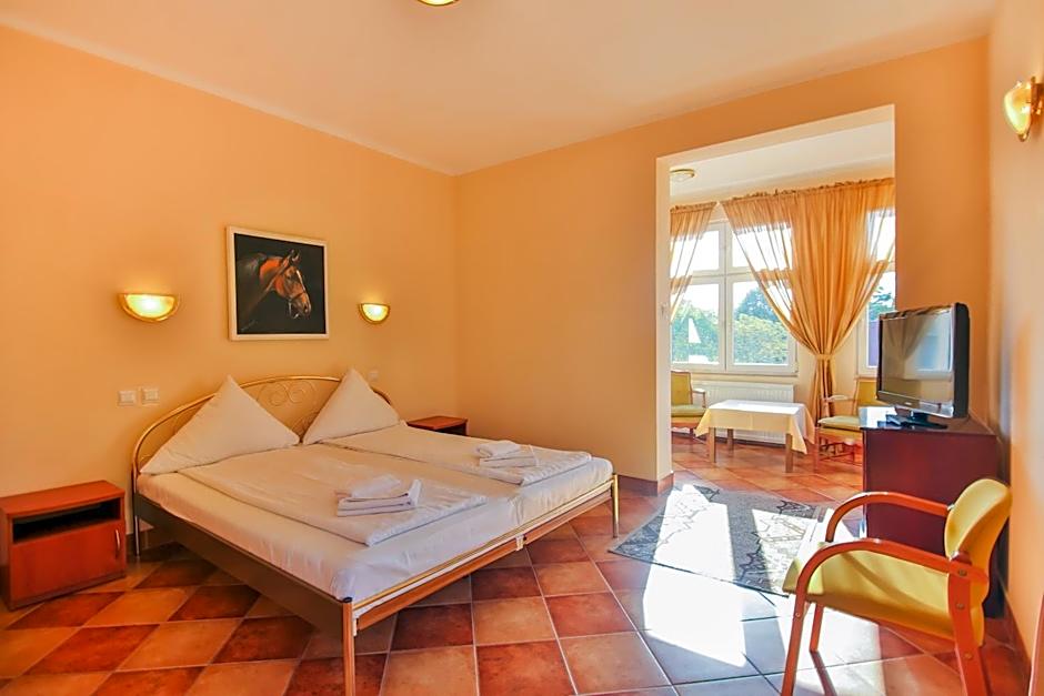 Villa Antares I & II