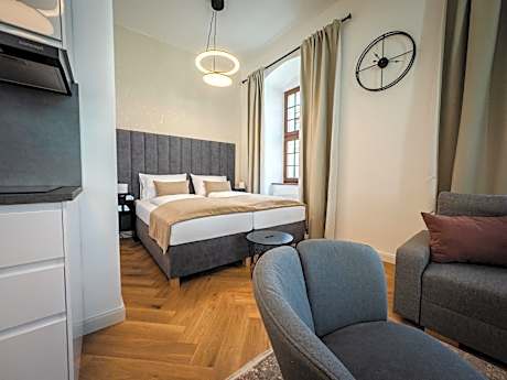 King Studio with Sofa Bed