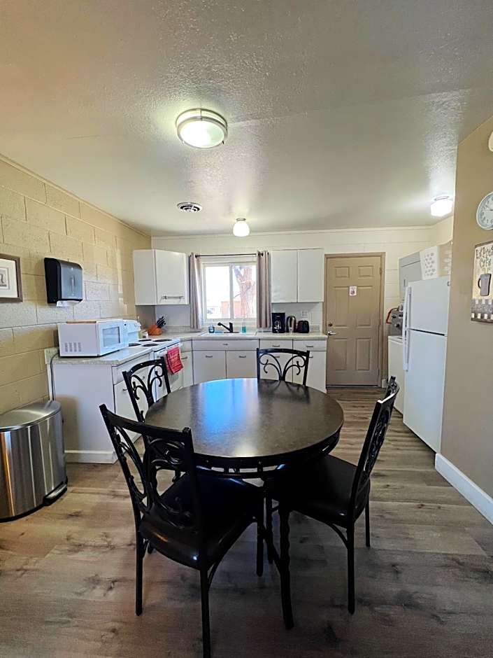 Lake Powell Motel & Apartments