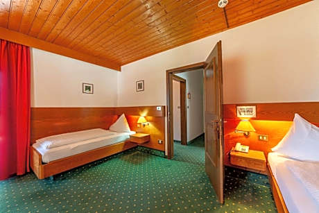 Quadruple Room with Terrace