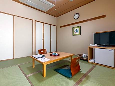 Japanese-Style Quadruple Room