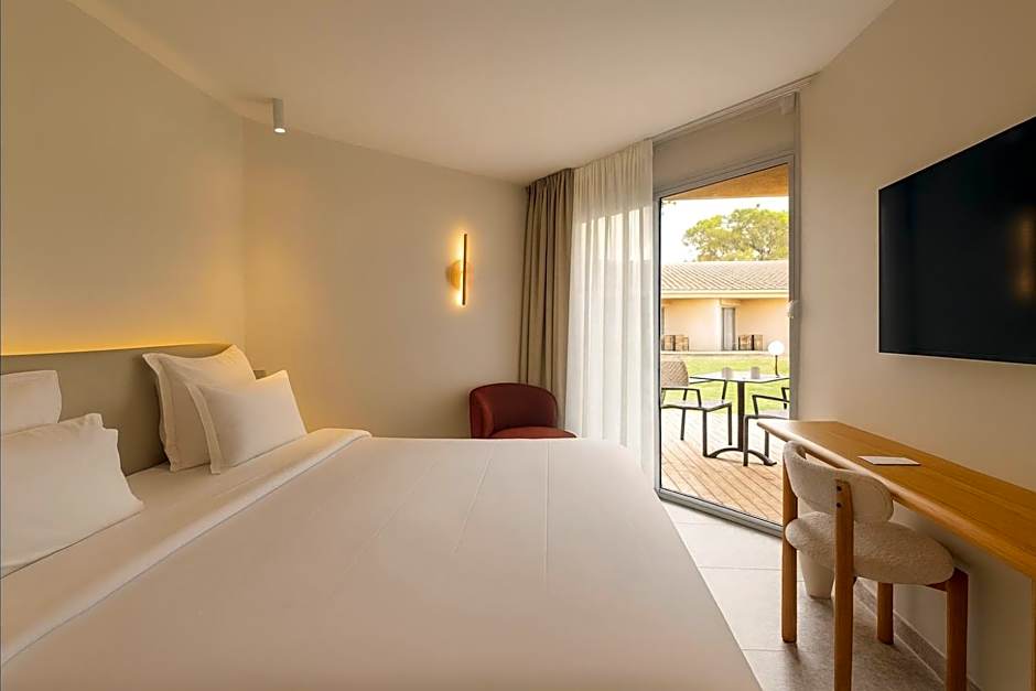 Golden Tulip Avignon Le Paradou