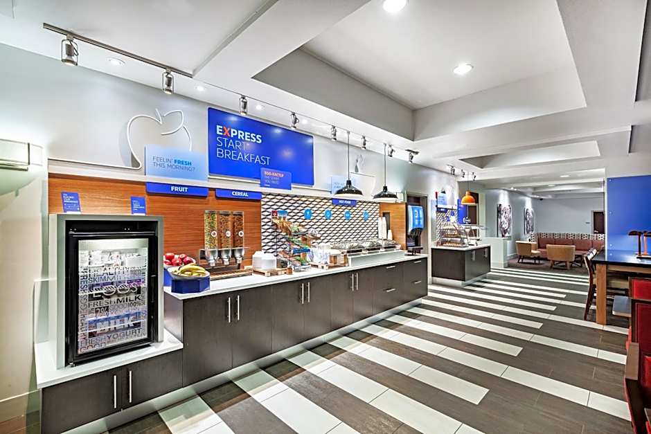 Holiday Inn Express Hotel and Suites Shreveport South Park Plaza By IHG