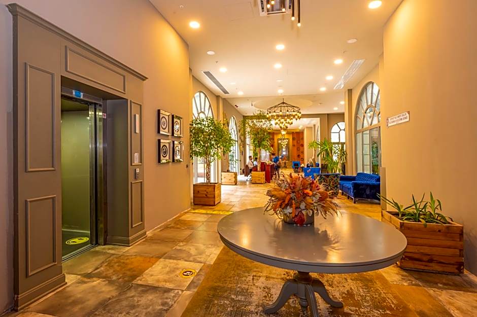Agora Suites