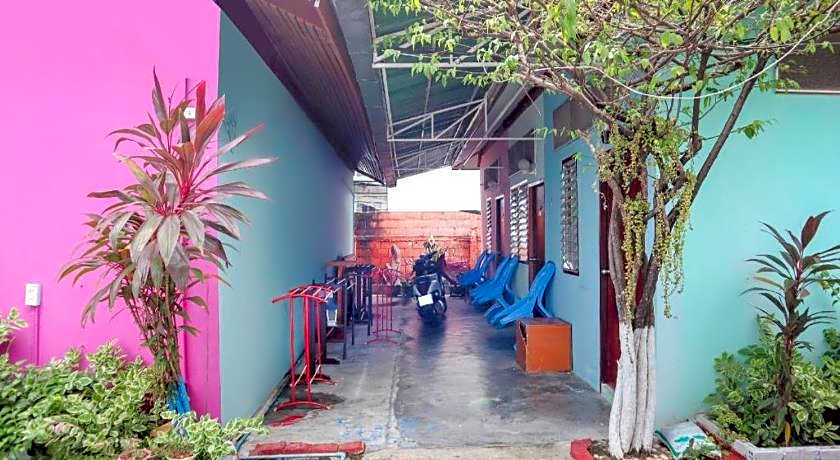 OYO 681 Paradise Hotel