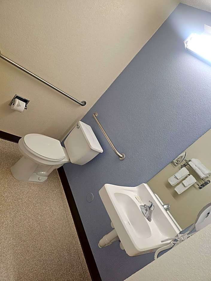 Microtel Inn & Suites By Wyndham Seneca Falls