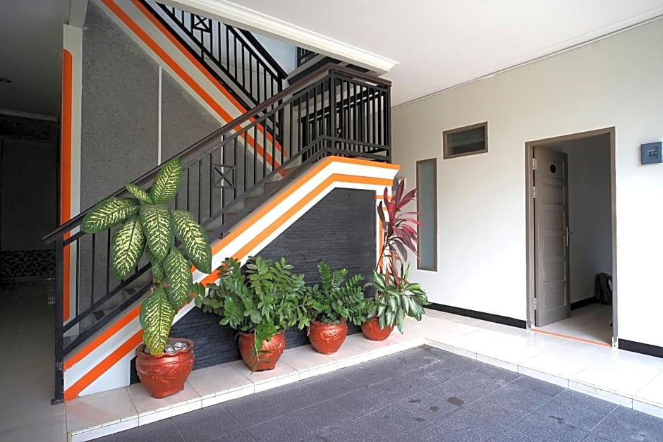 OYO 2038 Jasmine Guest House Balikpapan