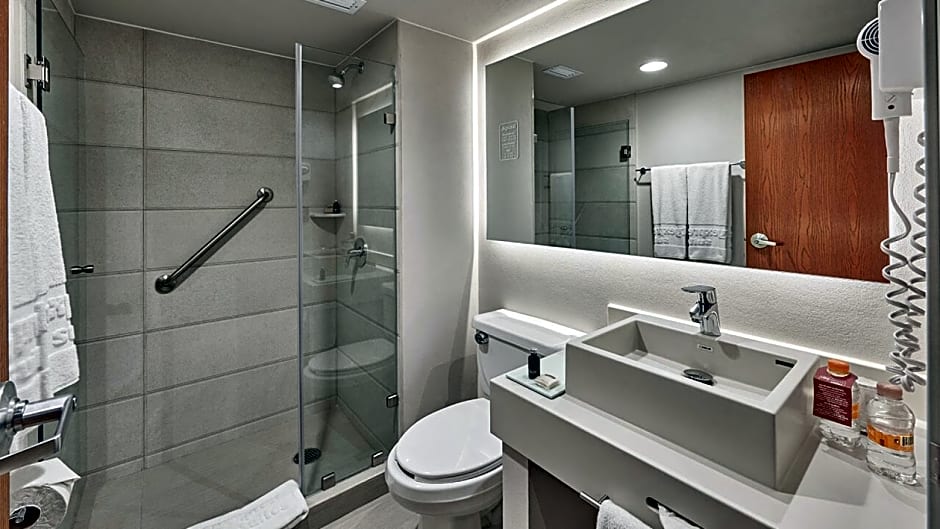 City Express Suites by Marriott Queretaro
